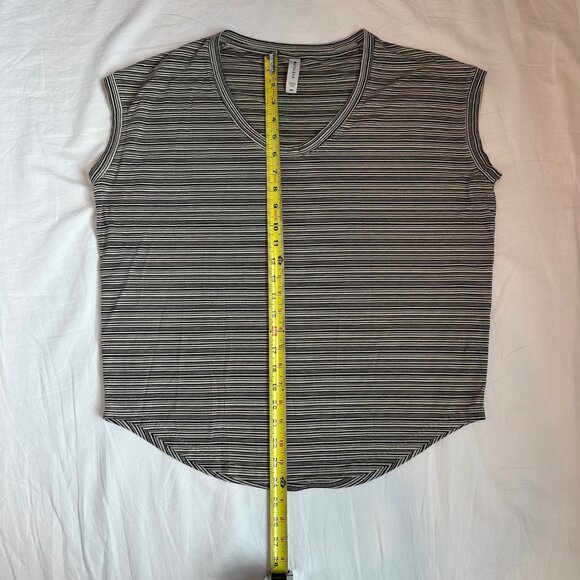Athleta Cloudlight Stratus Tee M Petite Striped Scoop Neck Yoga Activewear Top - Picture 8 of 8